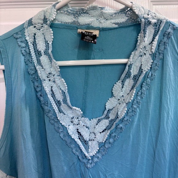 POL blue floral tank - Picture 2 of 6